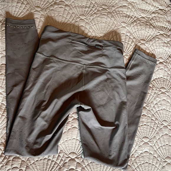 Lululemon Zoned In Tight 27” - Picture 6 of 7